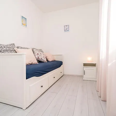 New Apartment Lukrecija With A Balcony Appartement *